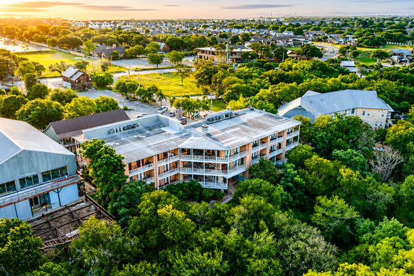 River view condo with a pool, washer/dryer, central AC - snowbirds welcome