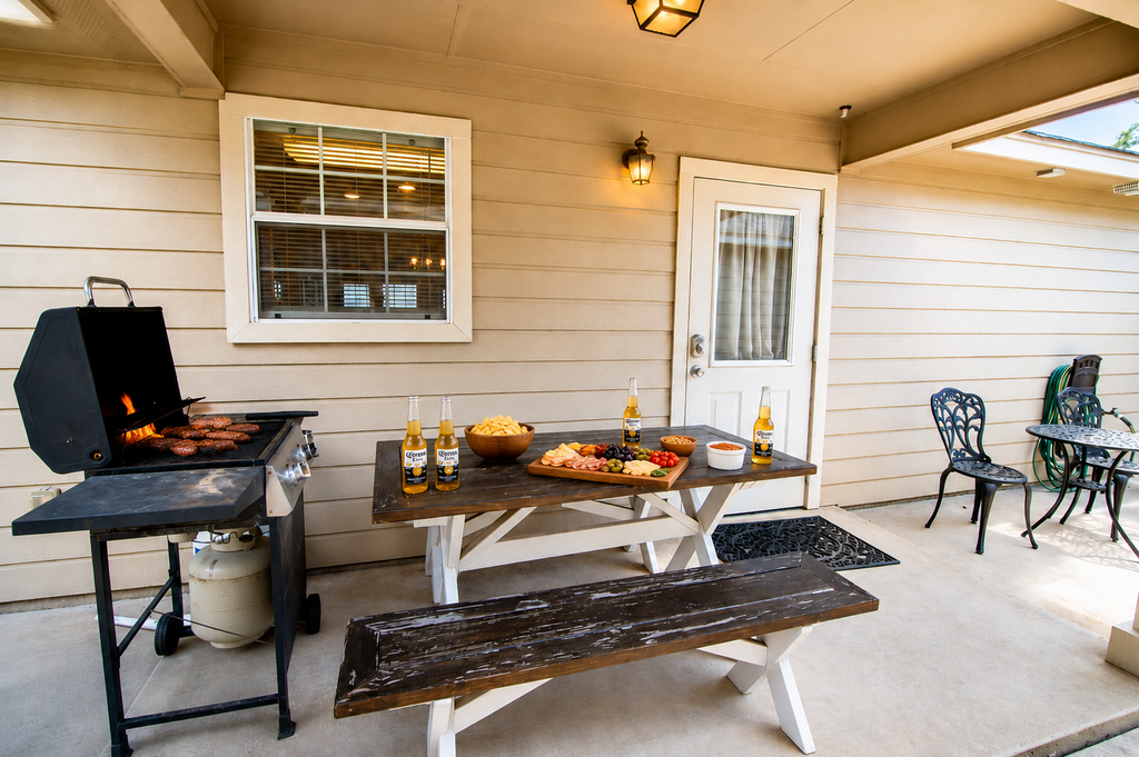 Cozy 3BR 5min Walk 2 Alamodome | Close to Downtown