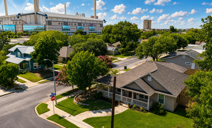 Cozy 3BR 5min Walk 2 Alamodome | Close to Downtown