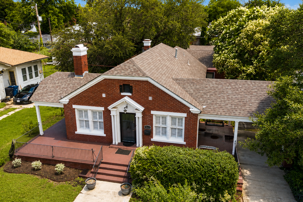 Cozy Home | Pool | Backyard | 10min to Downtown