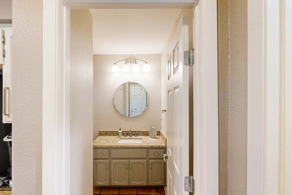 Three King Beds, Private Pool And Dog Friendly