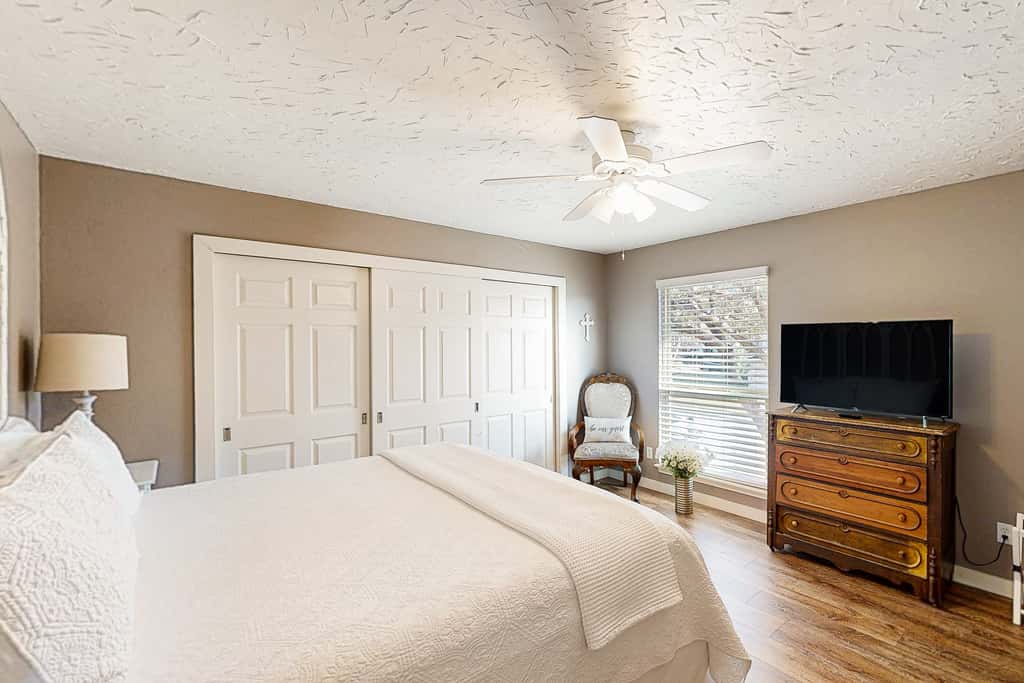 Three King Beds, Private Pool And Dog Friendly