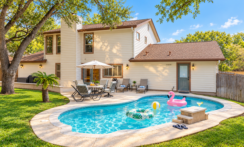 Dog-friendly chic home w/private outdoor pool, gas grill, & enclosed backyard