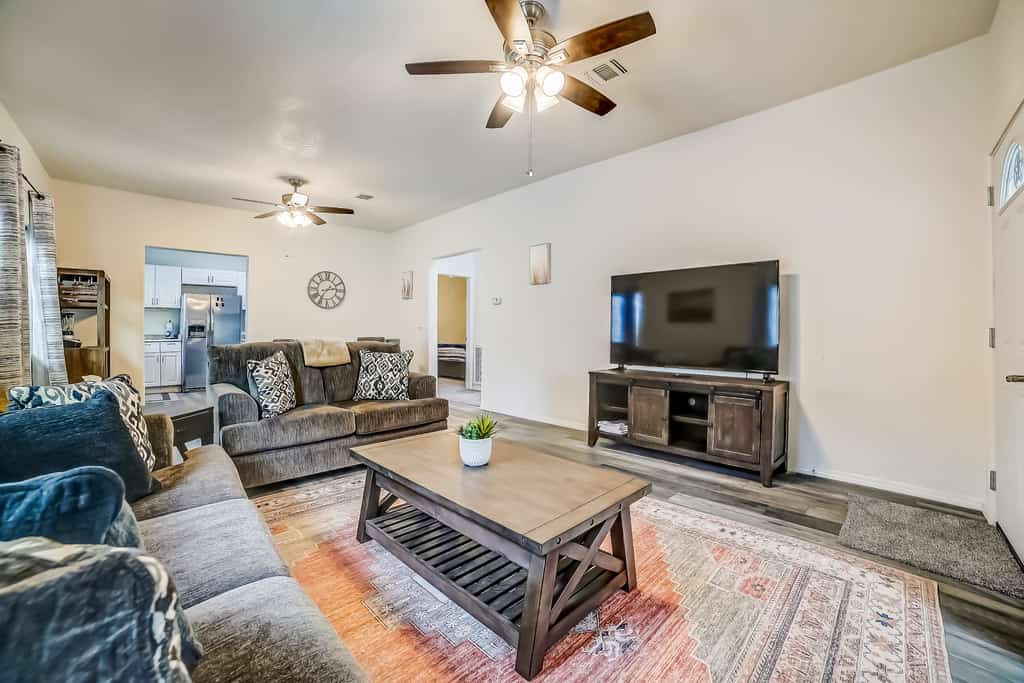 Roomy, modern farmhouse escape in the heart of downtown with central AC & heat