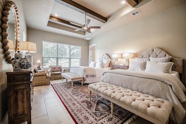 The Century Oak: 3-Unit Estate next to Remi's Ridge & Hayes Hollow