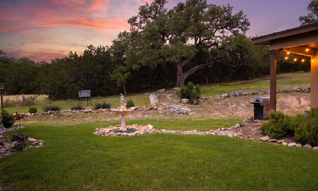 The Century Oak: 3-Unit Estate next to Remi's Ridge & Hayes Hollow