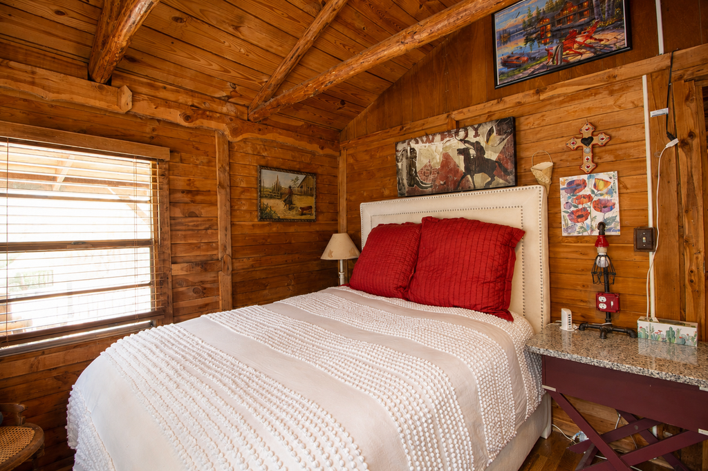 Frontier Ranch Retreat & Cabin