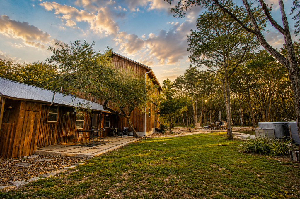 Frontier Ranch Retreat & Cabin