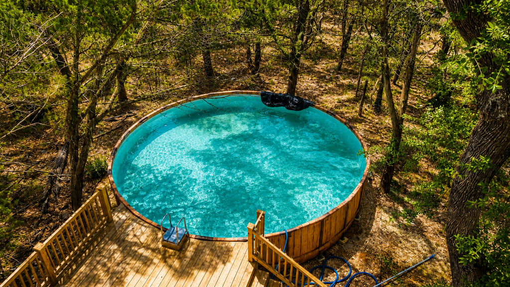 Modern Hill Country house w/kitchen, private pool/hot tub & great outdoor space