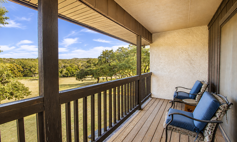 Two-Story Golf Course Front Condo w/Balconies, Free WiFi, Gas Grill, Central A/C