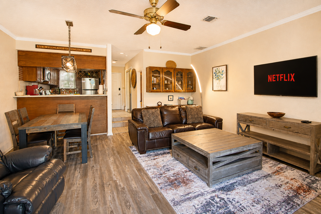 Two-Story Golf Course Front Condo w/Balconies, Free WiFi, Gas Grill, Central A/C