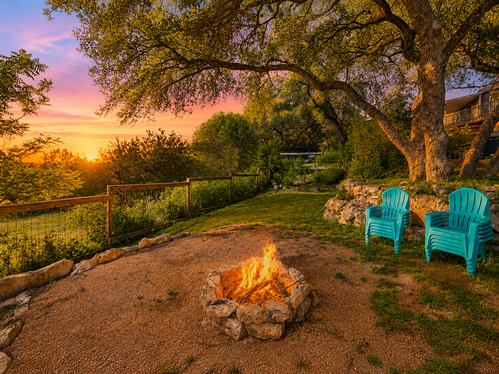 Longhorn Lake House