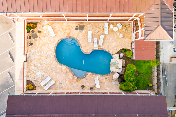 Gruene Envy – a first floor Poolside Condo with Guadalupe River Access