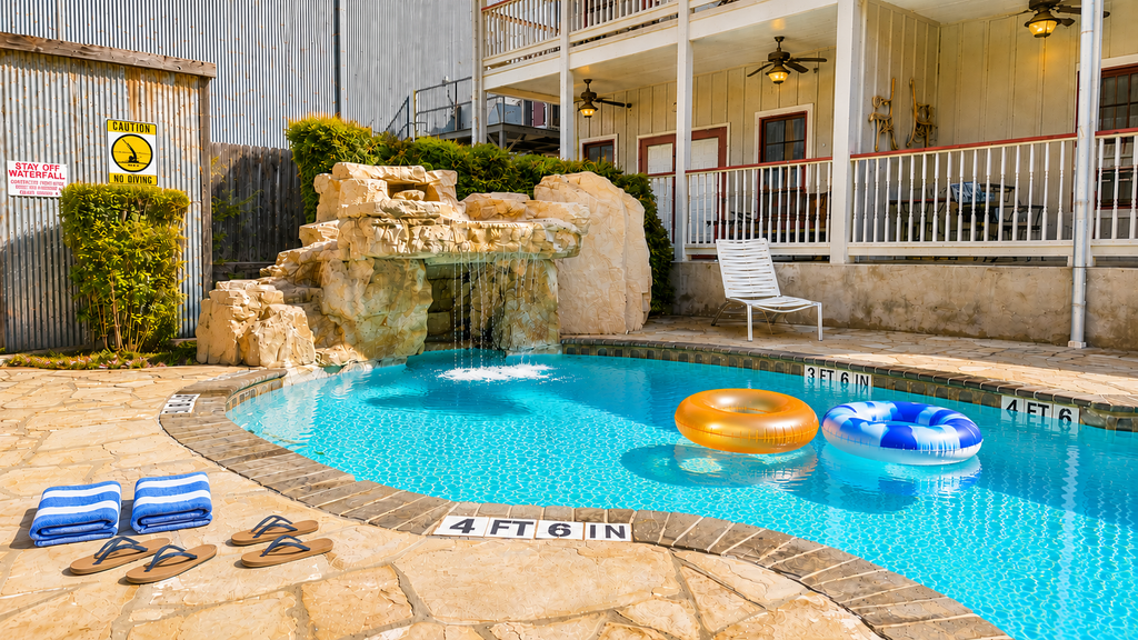 Gruene Envy - Unit 107 (The Village at Gruene)