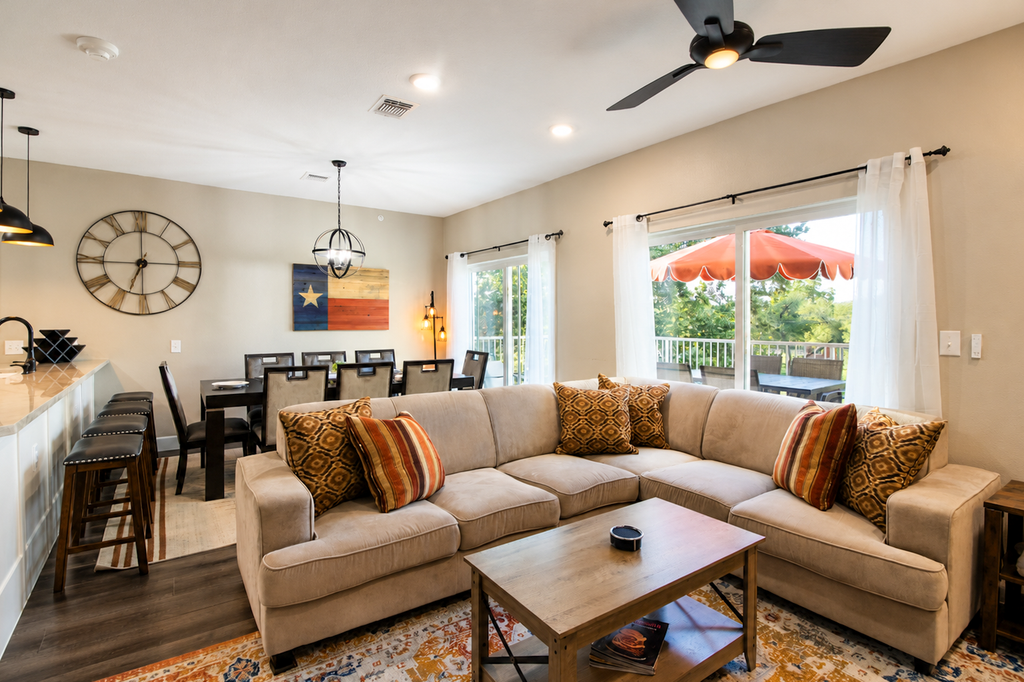 2-story Penthouse Condo | Close 2 Downtown Gruene
