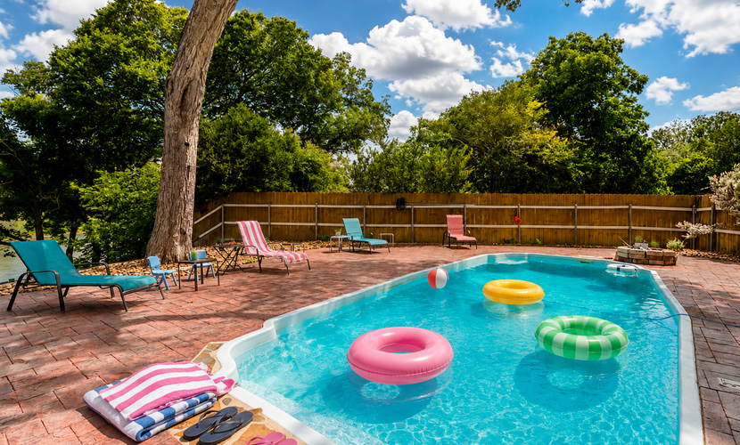 Idyllic waterfront getaway with private hot tub & deck views - near golf