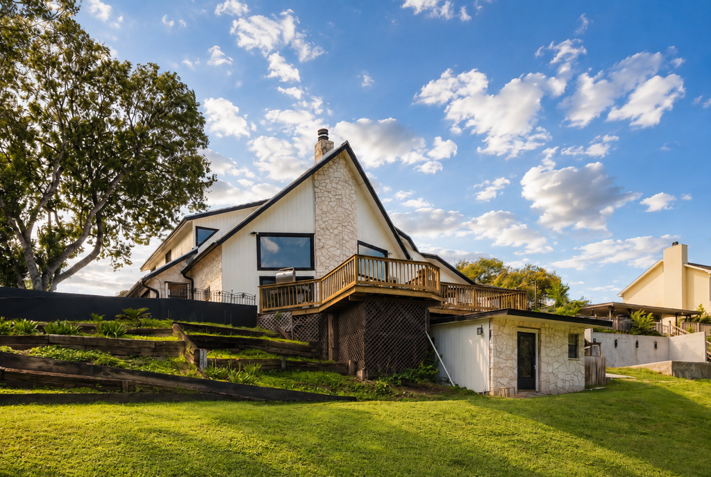 Idyllic waterfront getaway with private hot tub & deck views - near golf