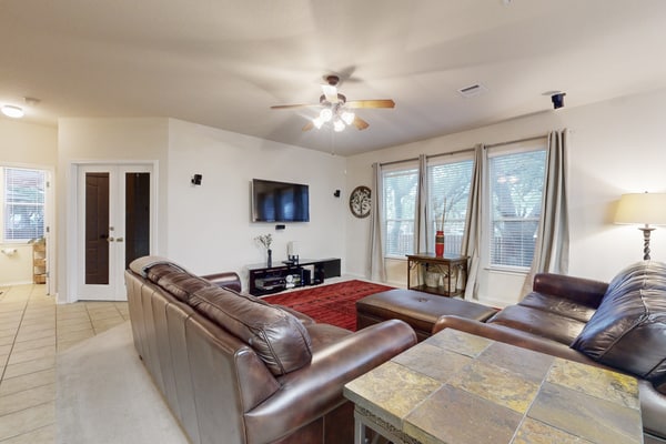 2-story house with back patio, grill, streaming, washer/dryer, & 2 living areas
