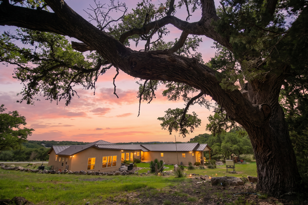 Walk to Remi's Ridge & Hayes Hollow Century Oak Casita - Near Canyon Lake