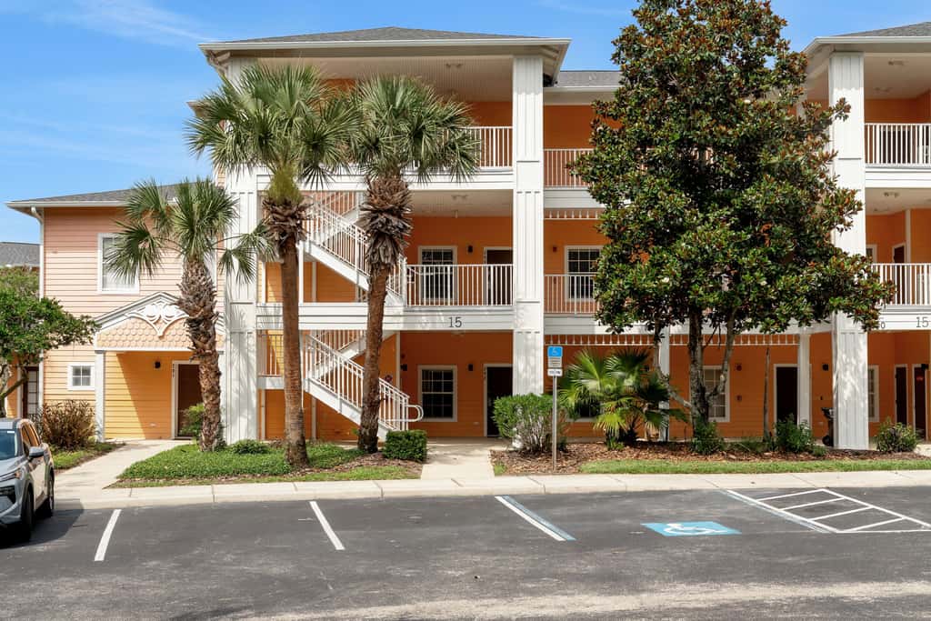 Exclusive villa: pool, EV charger, near Disney