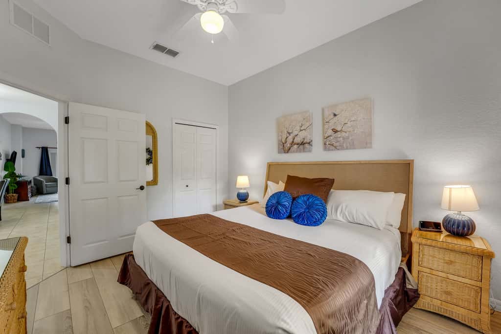 Exclusive villa: pool, EV charger, near Disney