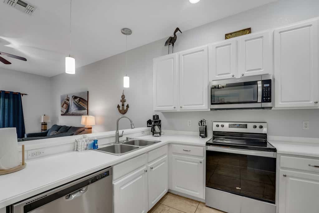 Exclusive villa: pool, EV charger, near Disney