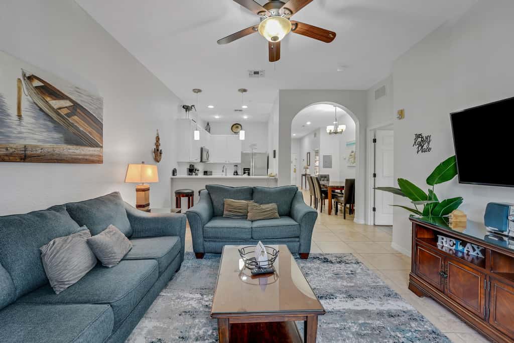 Exclusive villa: pool, EV charger, near Disney