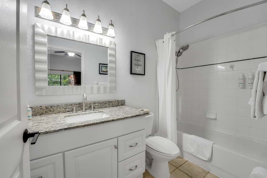 Exclusive villa: pool, EV charger, near Disney