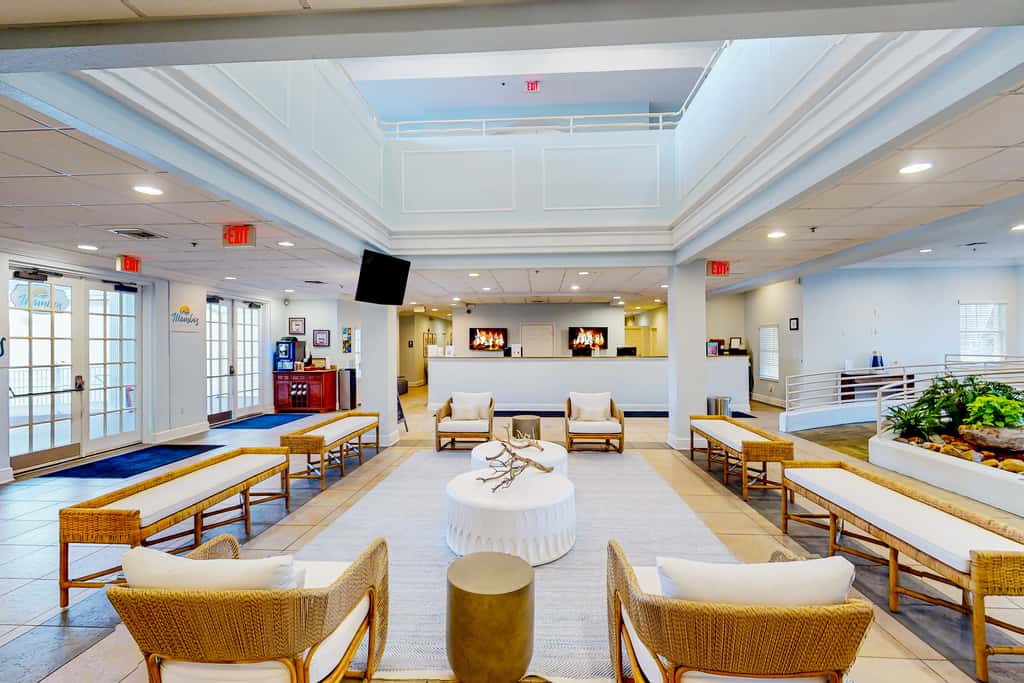 1st floor condo w/ basketball court, near theme parks, restaurant, pools