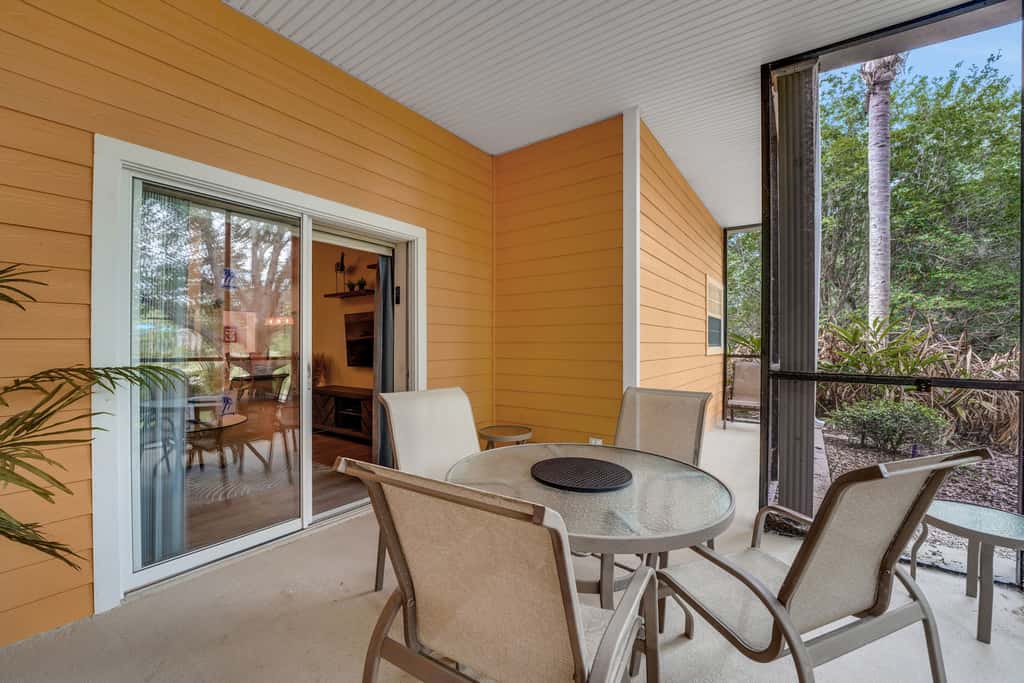 1st floor condo w/ basketball court, near theme parks, restaurant, pools