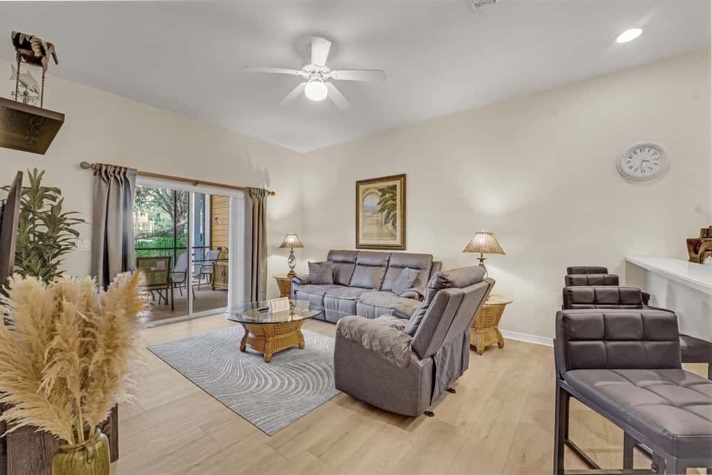 1st floor condo w/ basketball court, near theme parks, restaurant, pools