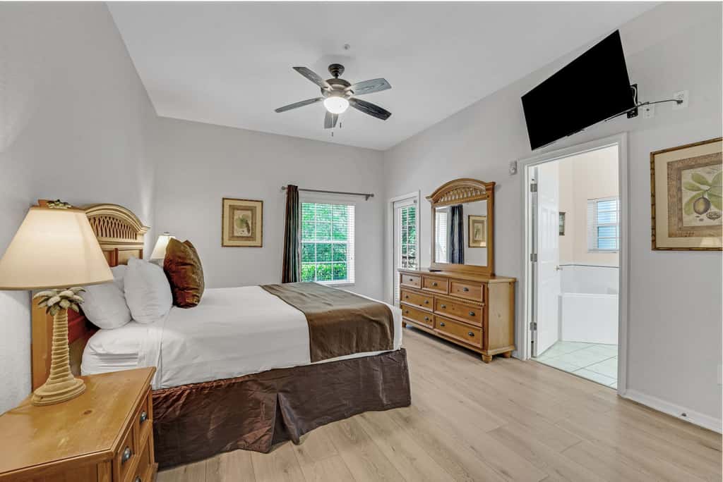 1st floor condo w/ basketball court, near theme parks, restaurant, pools