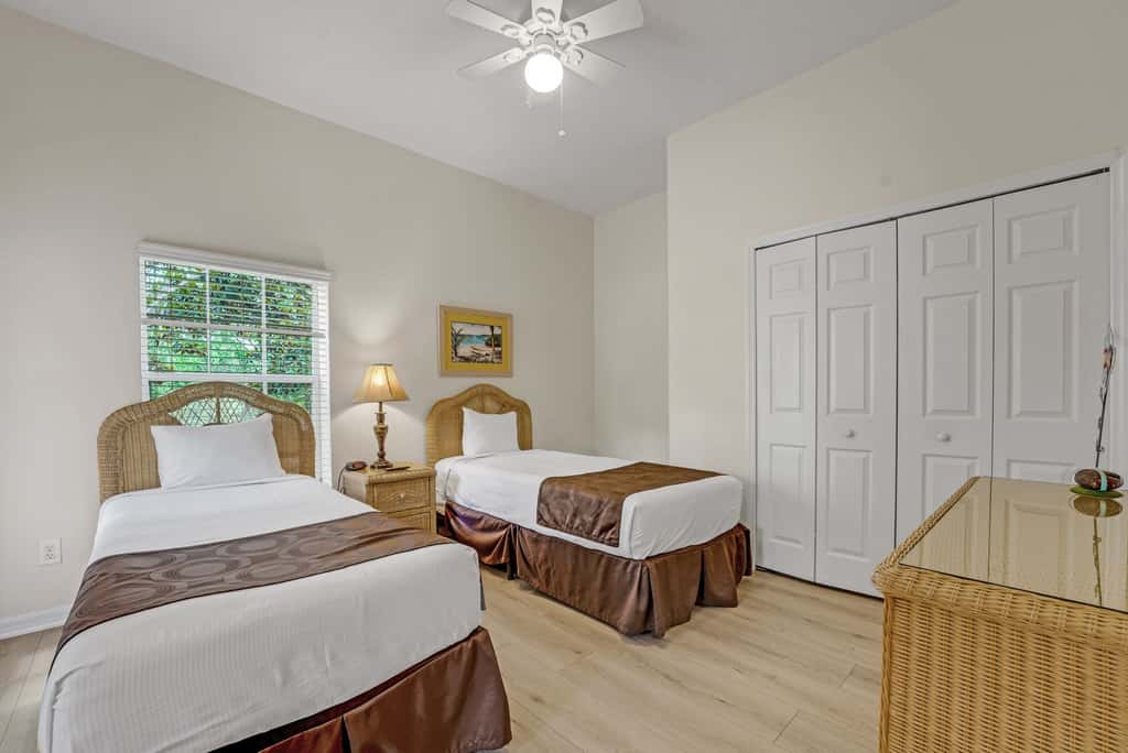 1st floor condo w/ basketball court, near theme parks, restaurant, pools
