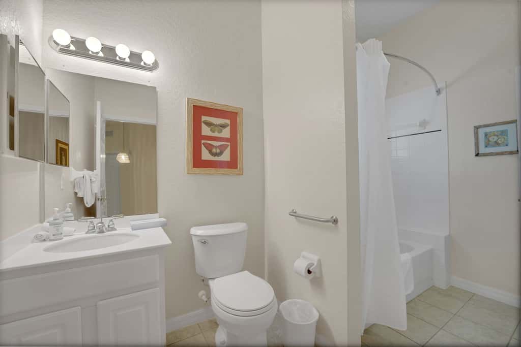 1st floor condo w/ basketball court, near theme parks, restaurant, pools