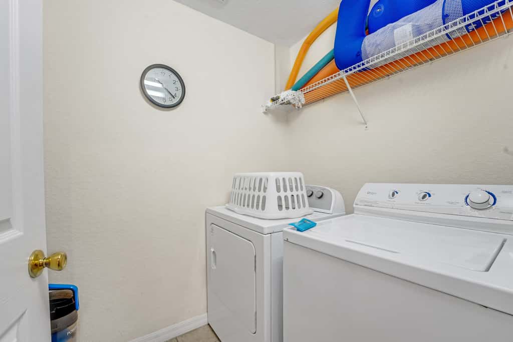 1st floor condo w/ basketball court, near theme parks, restaurant, pools