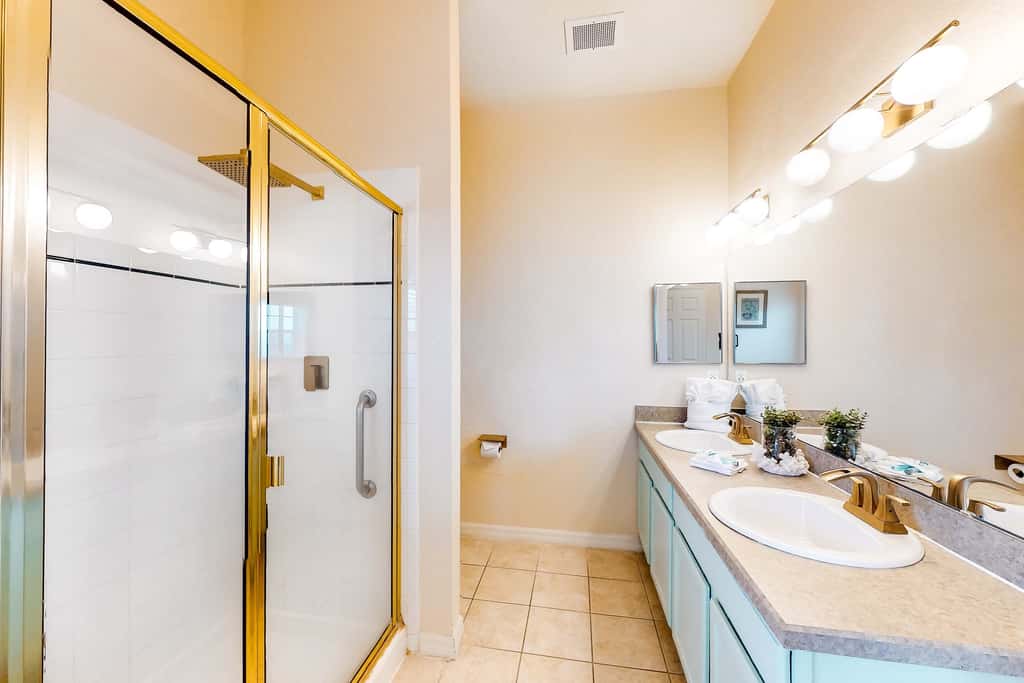 First floor lake view condo w/ pool & hot tub access, private W/D, & central AC