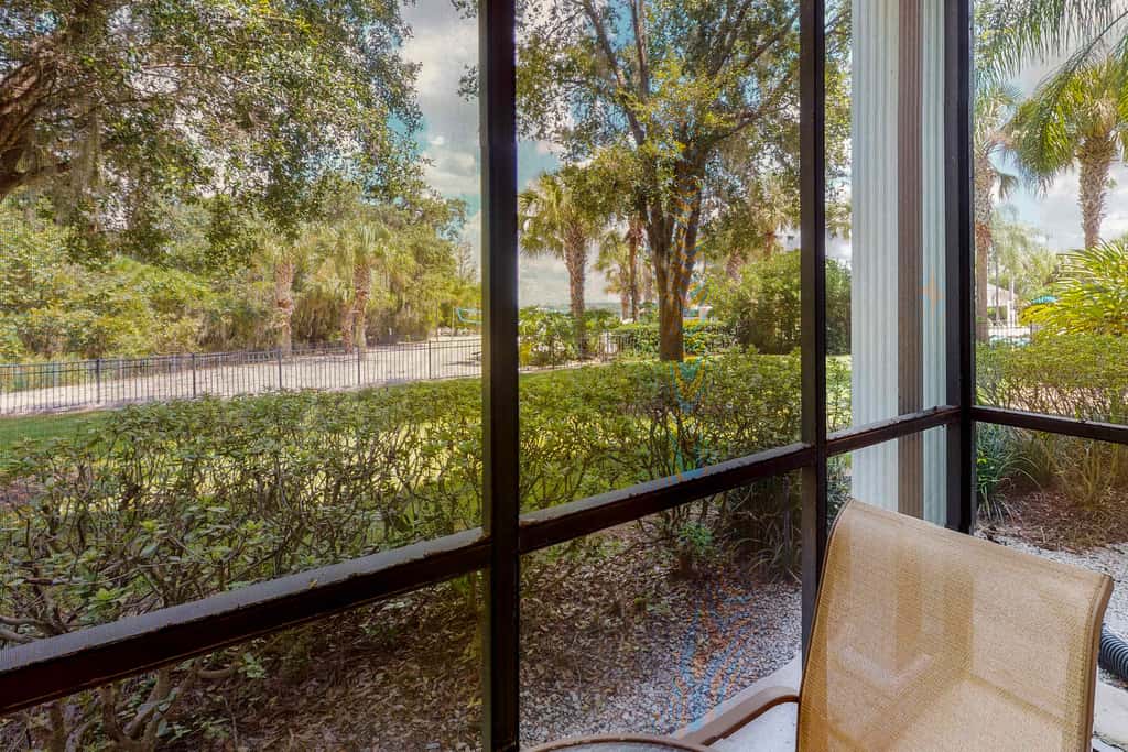1st-floor condo near theme parks with pools, sauna, gym & on-site dining
