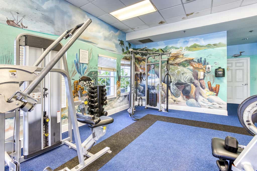 1st-floor condo near theme parks with pools, sauna, gym & on-site dining