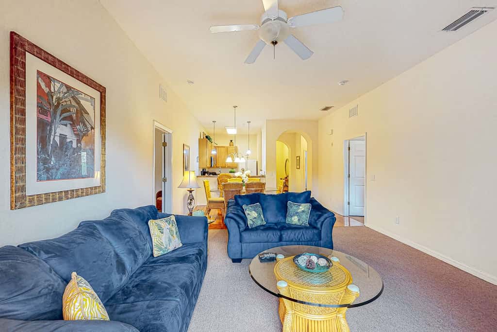3rd floor condo w/ basketball court, near theme parks, restaurant, pools, sauna