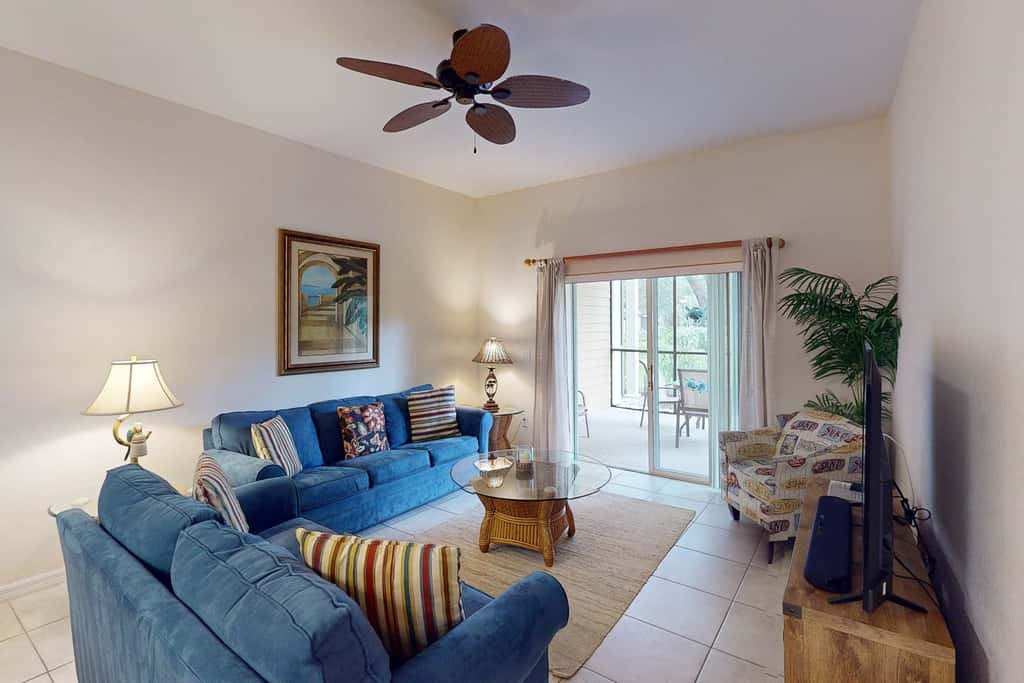 1st floor condo near theme parks, patio, tennis court, sauna