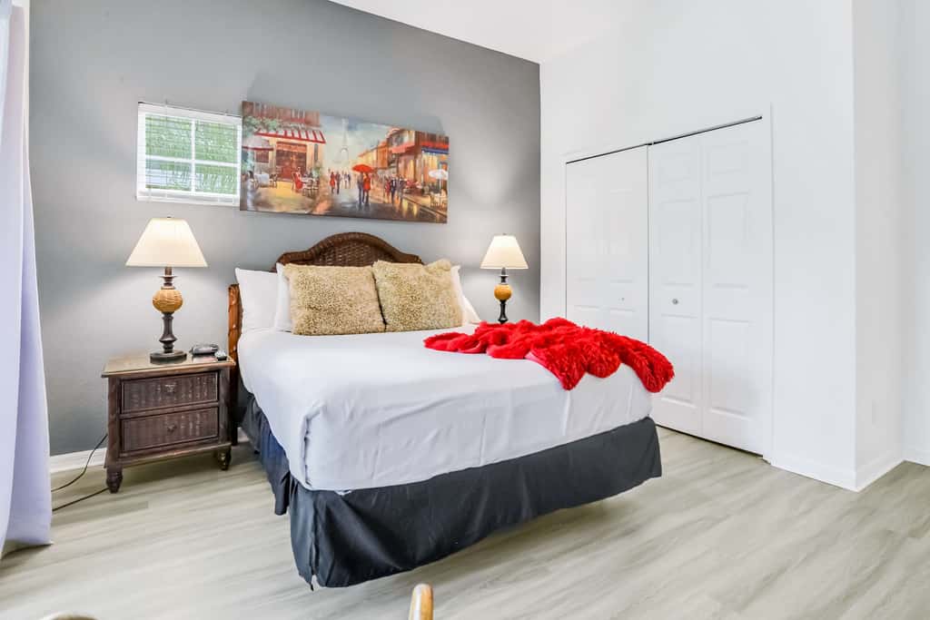 Condo w/ shared pools, fitness center - near Old Lake Davenport & Disney