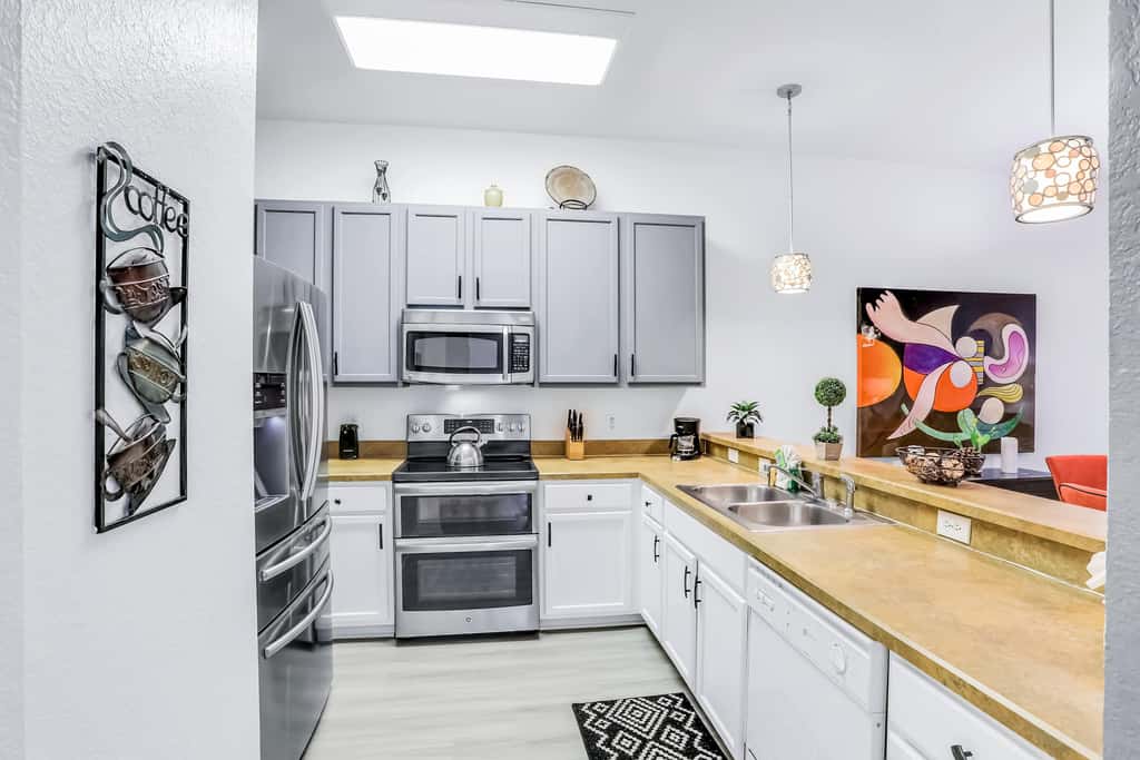 Condo w/ shared pools, fitness center - near Old Lake Davenport & Disney