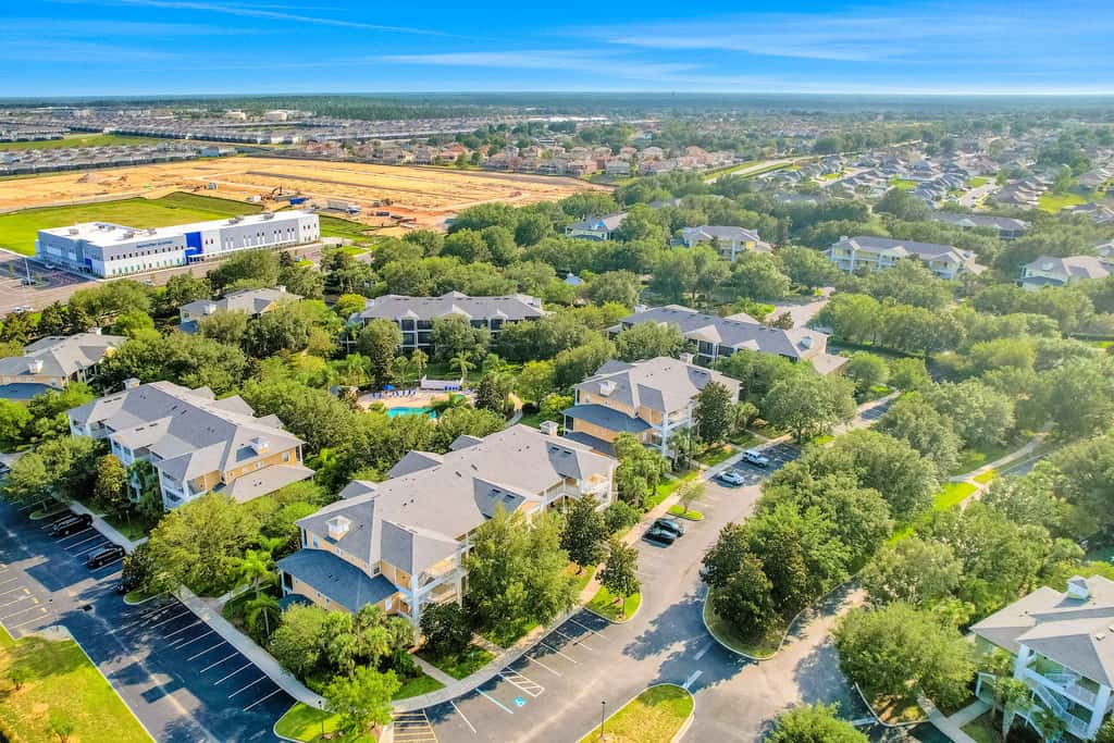Condo w/ shared pools, fitness center - near Old Lake Davenport & Disney