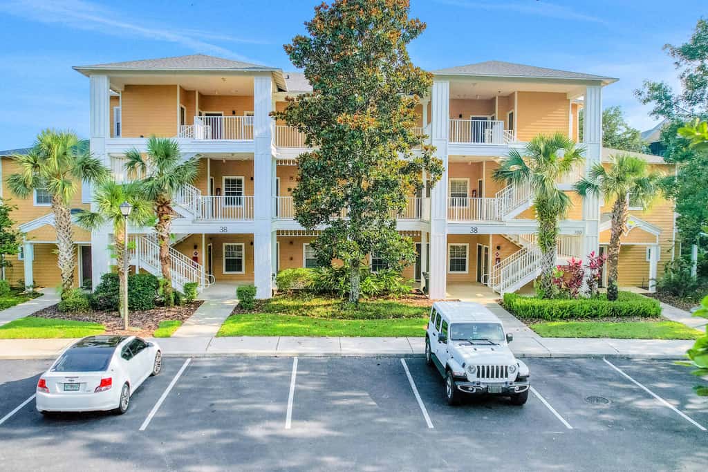 Condo w/ shared pools, fitness center - near Old Lake Davenport & Disney