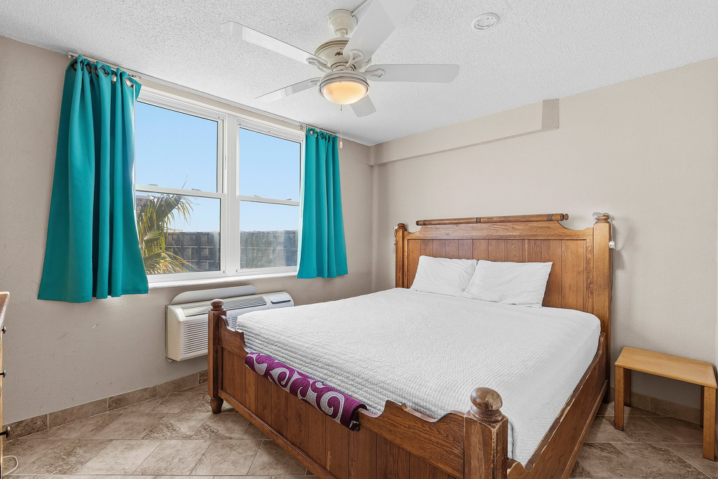 Hawaiian Inn 502