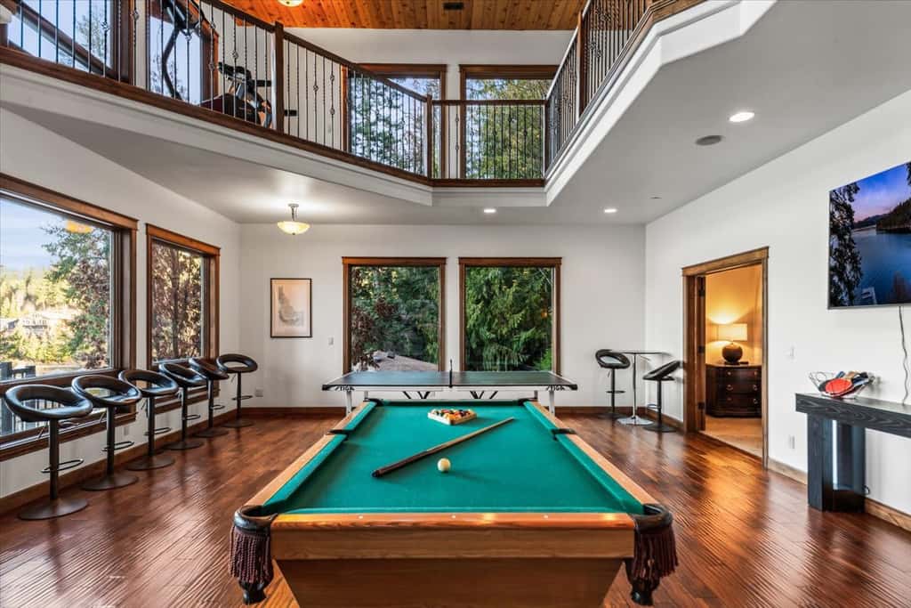 Unwind at Deja View Upper