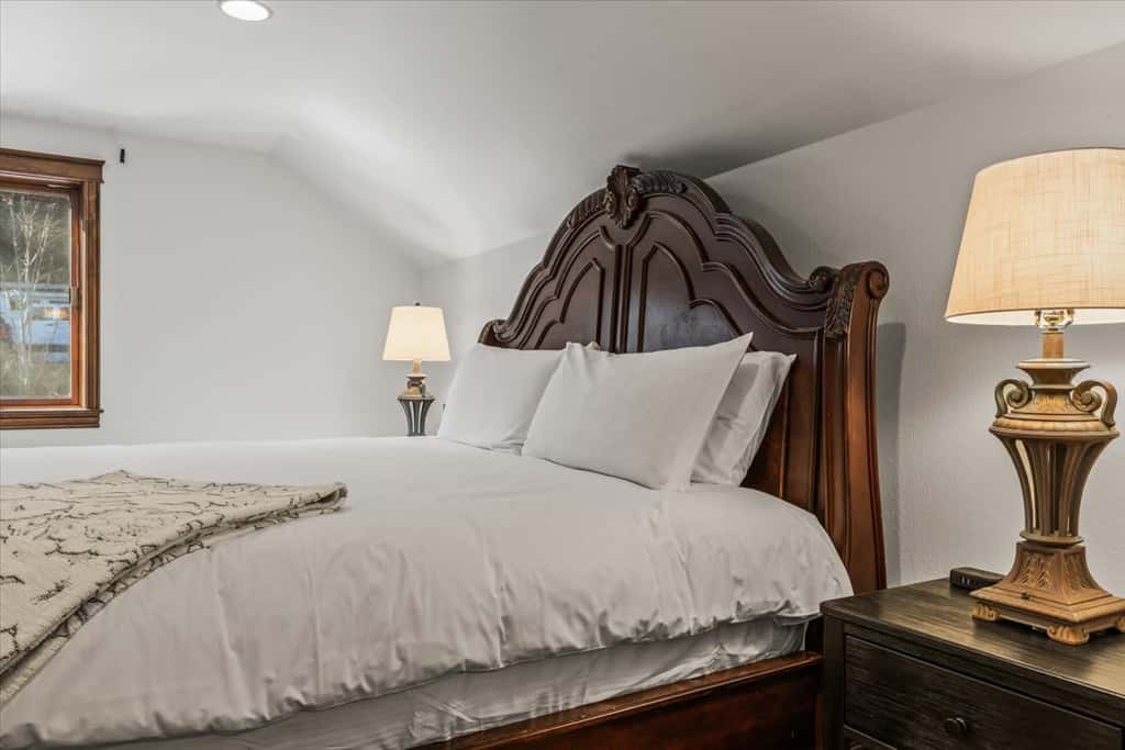 Unwind at Deja View Upper