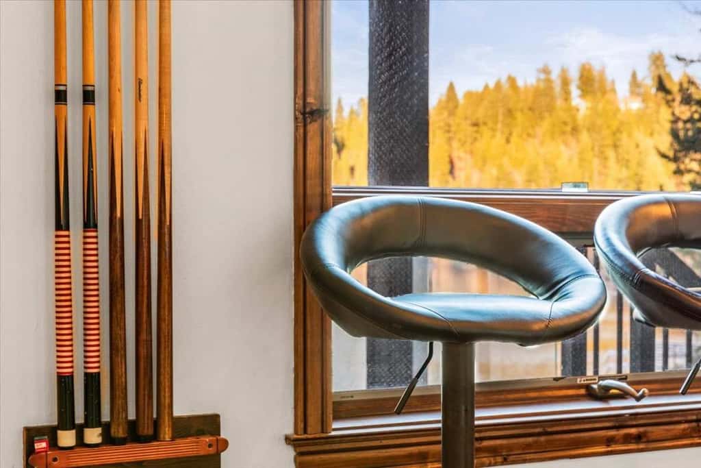 Unwind at Deja View Upper