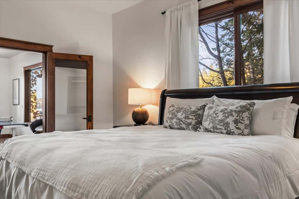 Unwind at Deja View Upper