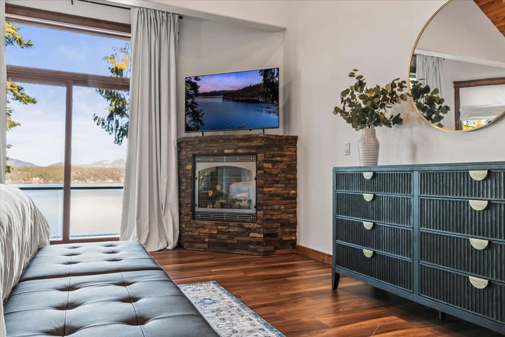 Unwind at Deja View Upper